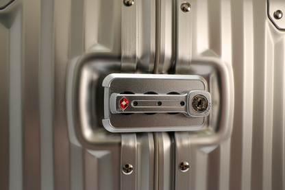 VinAluminum 12-Bottle Wine & Spirits Suitcase for Luxury Travel